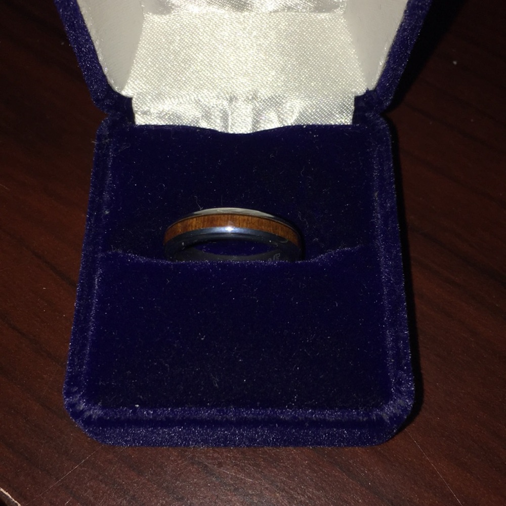 Ladies 2mm Hawaiian Koa Band